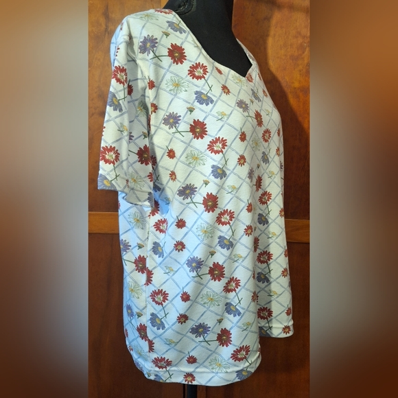 🌼CLASSIC ELEMENTS women's colorful floral t-shirt. Size M - Picture 2 of 5